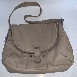 tan lucky brand purse
